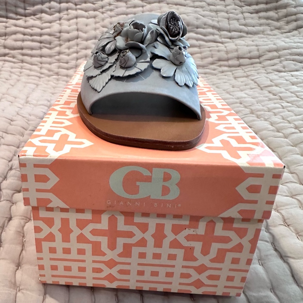 Gianni Bini Gray Mules with Elegant Design